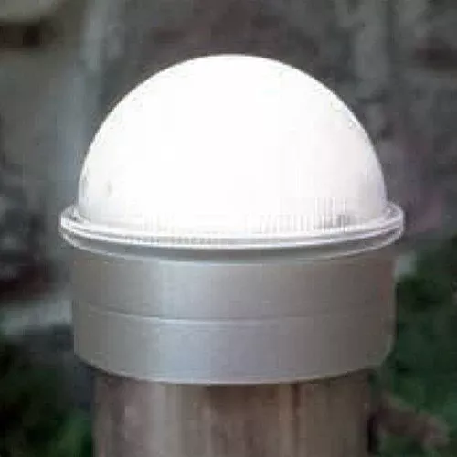Classy Caps Manufacture CH2233S Chainlink Summit Solar Post Cap - Silver