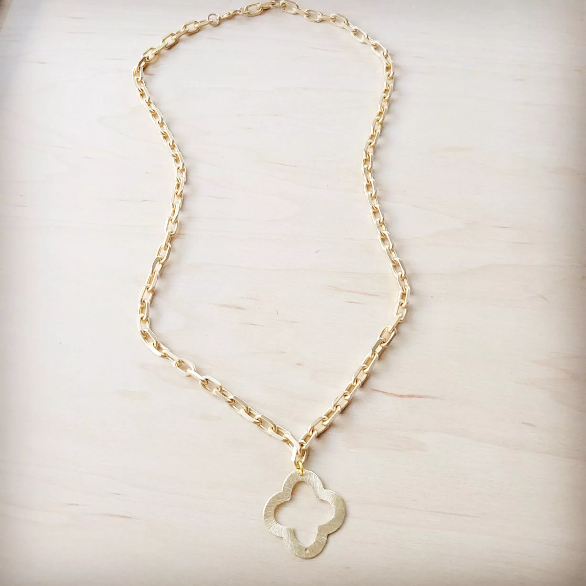 **Matte Gold Small Quatrefoil Pendant Necklace 257lh