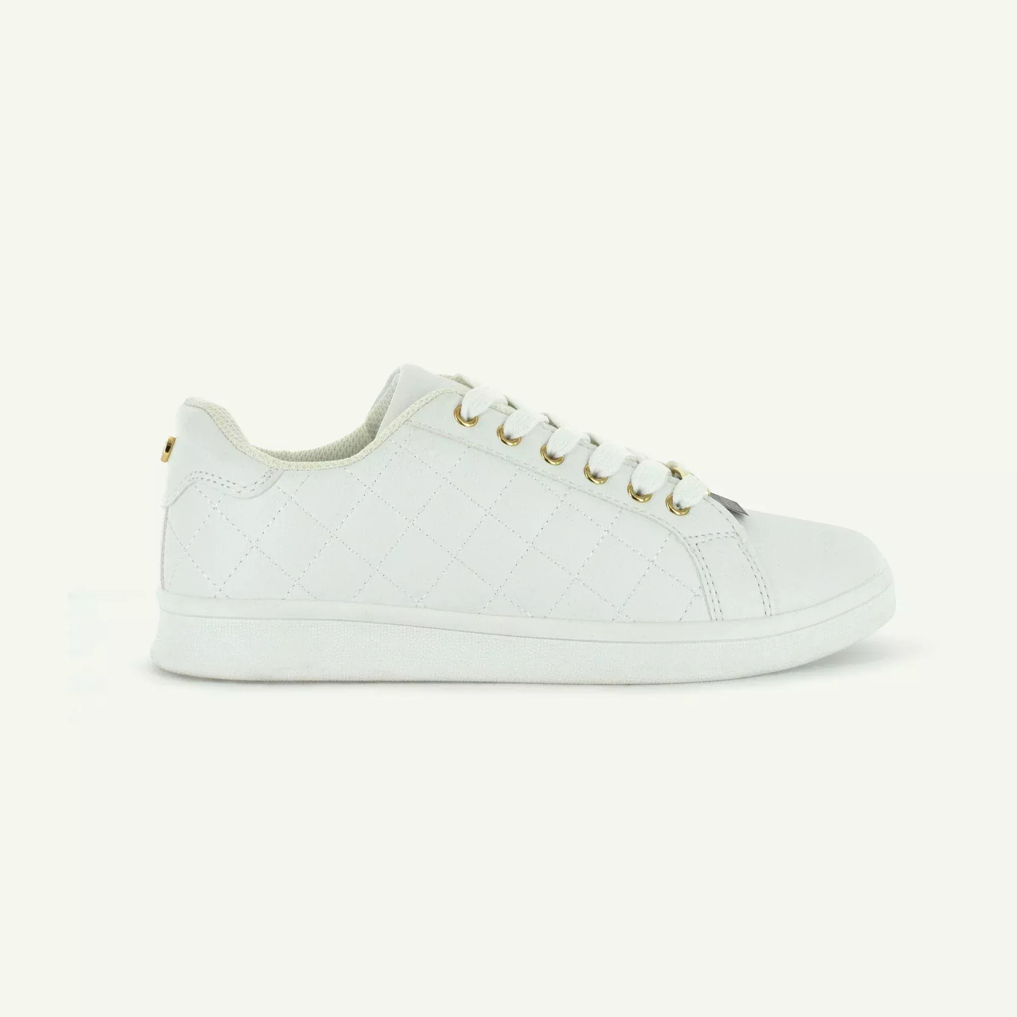 VOLTAIRE: QUILTED COURT SHOE - WHITE